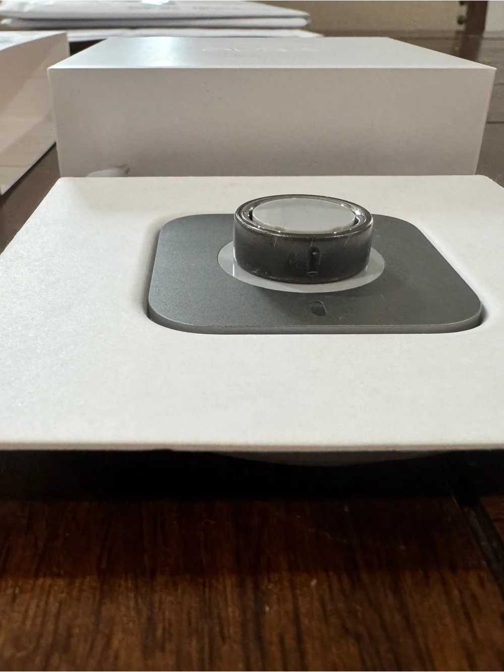 Oura Ring 4 Size 7 Stealth with Charger Dock